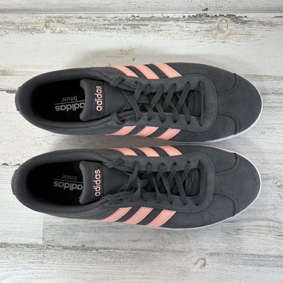 adidas Women’s Size 11 VL Court 2.0 Sneakers In Gray/Glow Pink Lace Up Low Top - Picture 3 of 11